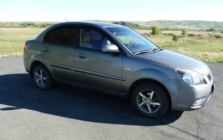 KIA Rio II, 2011 год, 700 000 рублей, 2 фотография