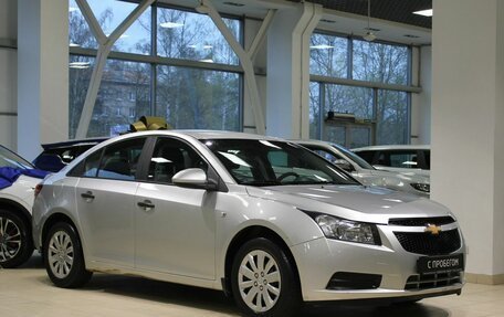 Chevrolet Cruze II, 2010 год, 825 000 рублей, 3 фотография