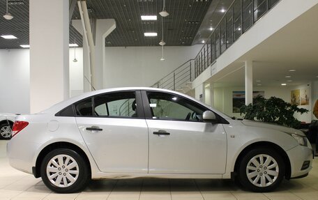 Chevrolet Cruze II, 2010 год, 825 000 рублей, 4 фотография
