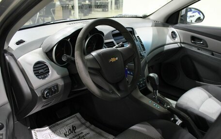 Chevrolet Cruze II, 2010 год, 825 000 рублей, 12 фотография