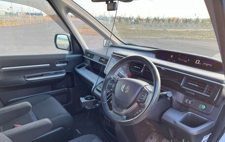 Honda Stepwgn IV, 2019 год, 2 350 000 рублей, 19 фотография