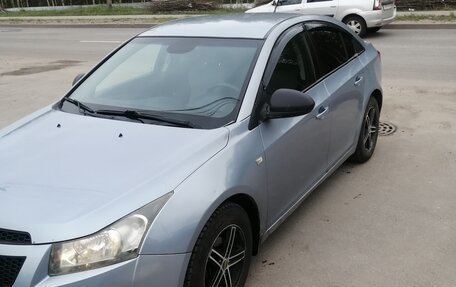 Chevrolet Cruze II, 2011 год, 730 000 рублей, 3 фотография