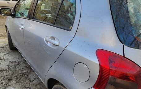 Toyota Yaris III рестайлинг, 2006 год, 690 000 рублей, 2 фотография