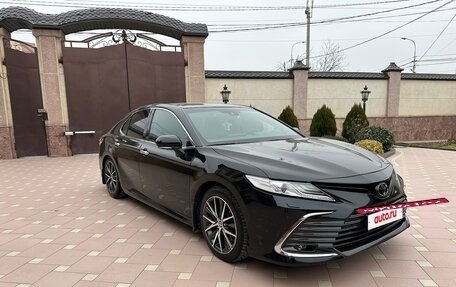 Toyota Camry, 2021 год, 3 900 000 рублей, 2 фотография