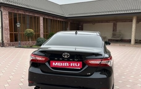 Toyota Camry, 2021 год, 3 900 000 рублей, 4 фотография