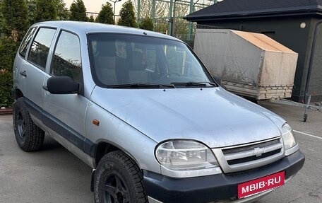Chevrolet Niva I рестайлинг, 2003 год, 200 000 рублей, 1 фотография