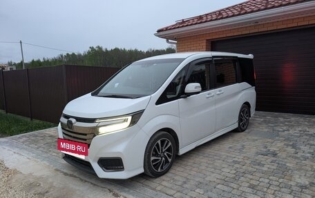 Honda Stepwgn IV, 2017 год, 2 150 000 рублей, 10 фотография