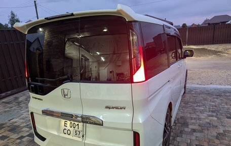 Honda Stepwgn IV, 2017 год, 2 150 000 рублей, 13 фотография