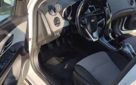 Chevrolet Cruze II, 2012 год, 600 000 рублей, 7 фотография