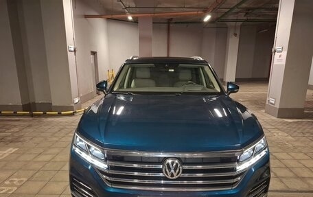 Volkswagen Touareg III, 2019 год, 4 750 000 рублей, 1 фотография