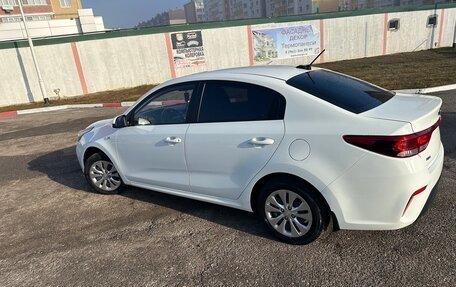 KIA Rio IV, 2017 год, 1 250 000 рублей, 2 фотография