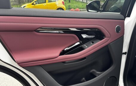 Land Rover Range Rover Evoque II, 2024 год, 5 890 000 рублей, 11 фотография