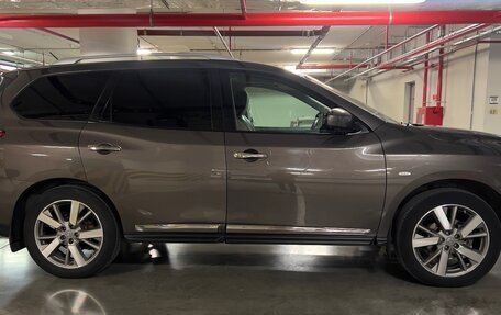 Nissan Pathfinder, 2016 год, 1 700 000 рублей, 2 фотография