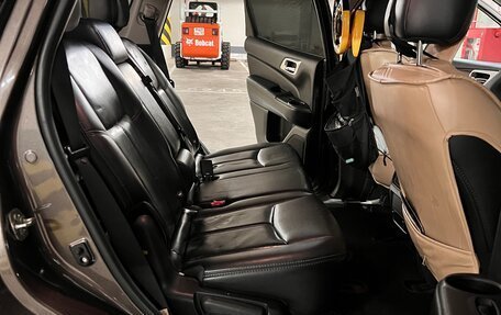 Nissan Pathfinder, 2016 год, 1 700 000 рублей, 13 фотография