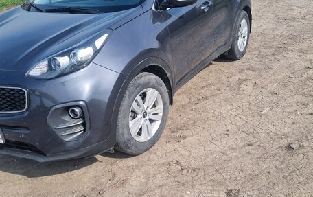 KIA Sportage IV рестайлинг, 2018 год, 1 800 000 рублей, 4 фотография