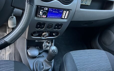 Renault Logan I, 2010 год, 580 000 рублей, 10 фотография