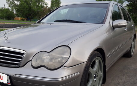 Mercedes-Benz C-Класс, 2002 год, 600 000 рублей, 1 фотография