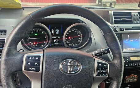 Toyota Land Cruiser Prado 150 рестайлинг 2, 2014 год, 2 950 000 рублей, 12 фотография