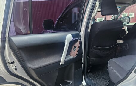 Toyota Land Cruiser Prado 150 рестайлинг 2, 2014 год, 2 950 000 рублей, 19 фотография