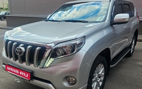 Toyota Land Cruiser Prado 150 рестайлинг 2, 2014 год, 2 950 000 рублей, 3 фотография