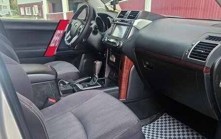 Toyota Land Cruiser Prado 150 рестайлинг 2, 2014 год, 2 950 000 рублей, 9 фотография