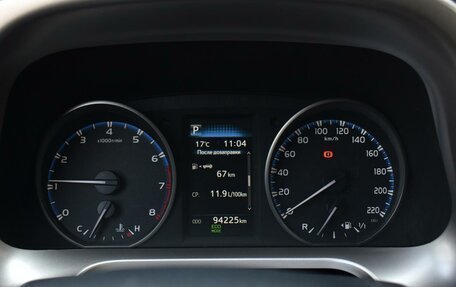 Toyota RAV4, 2017 год, 2 340 000 рублей, 14 фотография