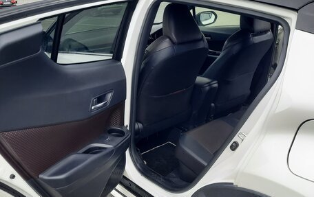 Toyota C-HR I рестайлинг, 2018 год, 2 200 000 рублей, 6 фотография