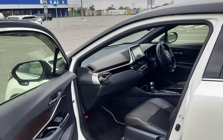Toyota C-HR I рестайлинг, 2018 год, 2 200 000 рублей, 13 фотография