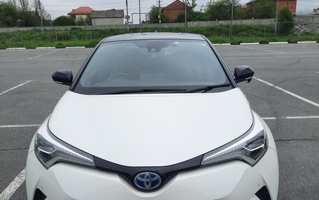 Toyota C-HR I рестайлинг, 2018 год, 2 200 000 рублей, 8 фотография