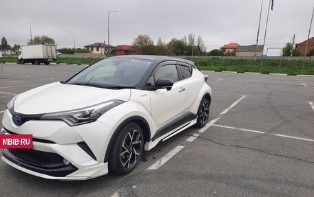 Toyota C-HR I рестайлинг, 2018 год, 2 200 000 рублей, 16 фотография