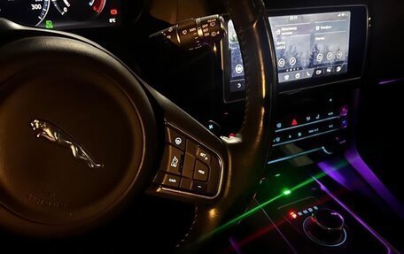 Jaguar F-Pace, 2016 год, 2 350 000 рублей, 3 фотография