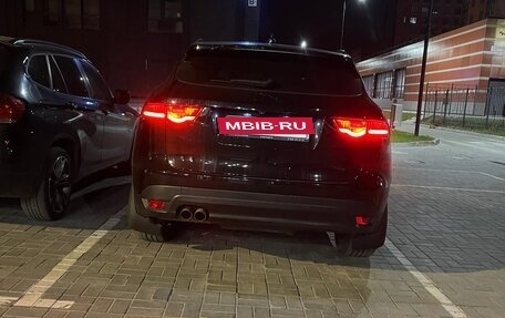 Jaguar F-Pace, 2016 год, 2 350 000 рублей, 10 фотография