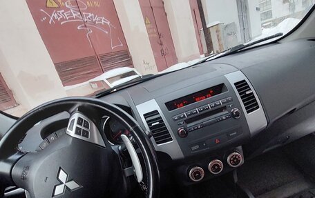 Mitsubishi Outlander III рестайлинг 3, 2008 год, 960 000 рублей, 11 фотография