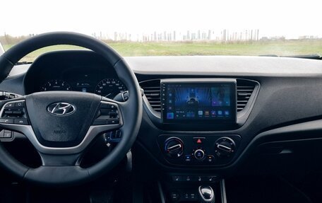 Hyundai Solaris II рестайлинг, 2017 год, 1 100 000 рублей, 21 фотография