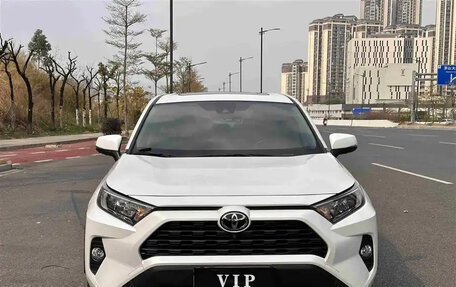 Toyota RAV4, 2021 год, 1 950 850 рублей, 2 фотография