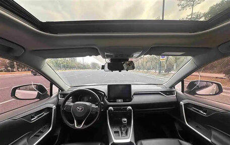 Toyota RAV4, 2021 год, 1 950 850 рублей, 10 фотография