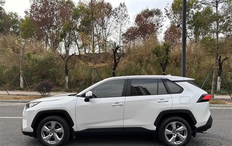 Toyota RAV4, 2021 год, 1 950 850 рублей, 7 фотография