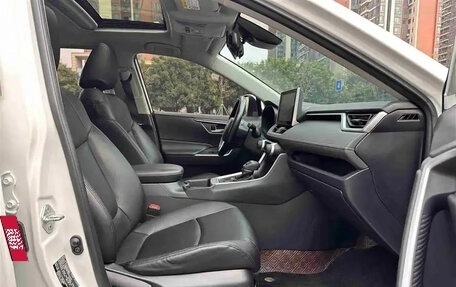 Toyota RAV4, 2021 год, 1 950 850 рублей, 13 фотография