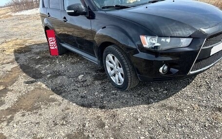 Mitsubishi Outlander III рестайлинг 3, 2011 год, 1 350 000 рублей, 3 фотография
