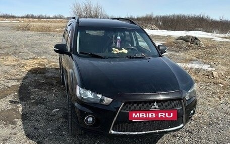 Mitsubishi Outlander III рестайлинг 3, 2011 год, 1 350 000 рублей, 4 фотография