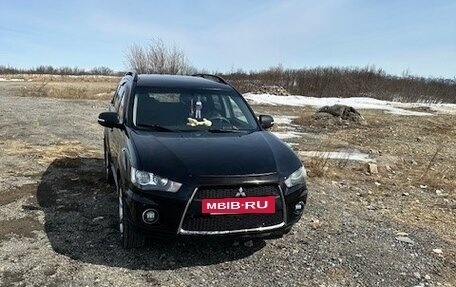 Mitsubishi Outlander III рестайлинг 3, 2011 год, 1 350 000 рублей, 13 фотография
