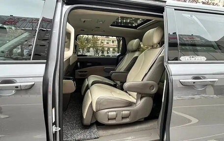 KIA Carnival, 2020 год, 2 400 850 рублей, 10 фотография