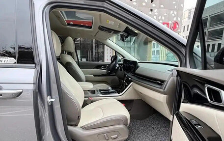 KIA Carnival, 2020 год, 2 400 850 рублей, 21 фотография