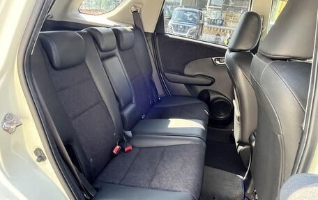 Honda Fit Shuttle I рестайлинг, 2015 год, 730 000 рублей, 18 фотография