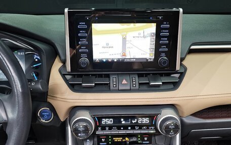 Toyota RAV4, 2022 год, 3 200 999 рублей, 10 фотография