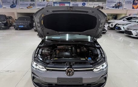 Volkswagen Golf VIII, 2022 год, 2 100 999 рублей, 14 фотография