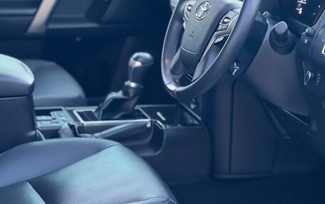 Toyota Land Cruiser Prado 150 рестайлинг 2, 2020 год, 4 420 000 рублей, 5 фотография