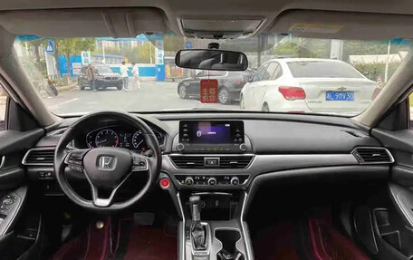 Honda Accord IX рестайлинг, 2021 год, 1 690 000 рублей, 6 фотография