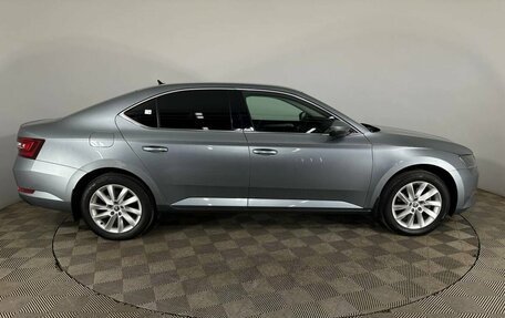 Skoda Superb III рестайлинг, 2017 год, 2 300 000 рублей, 4 фотография