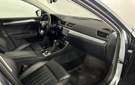 Skoda Superb III рестайлинг, 2017 год, 2 300 000 рублей, 14 фотография